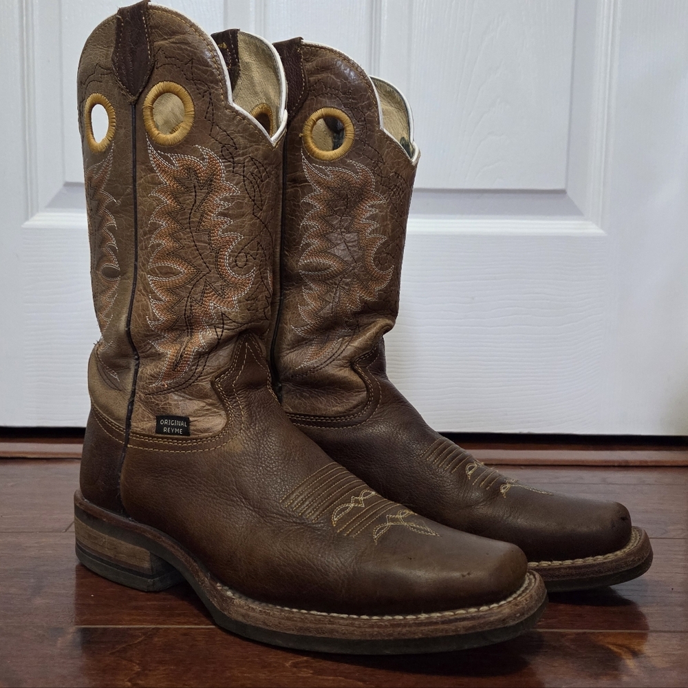 Classic Brown Pull-On Western Heeled Boots